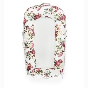 Dockatot Deluxe - floral pattern